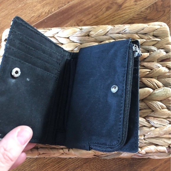 Black and White Geometric print bi-fold snap wallet - Picture 2 of 5